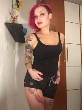 Public Photo of Suicide-Girl