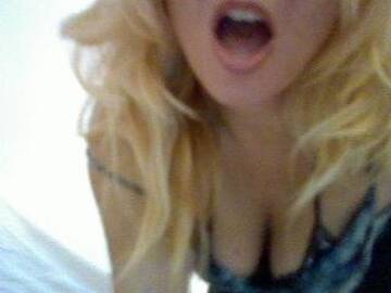 Public Photo of hot_trilly